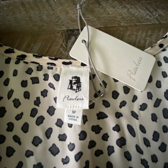 Vici Shop- Flawless Brand- Well Behaved Printed Pocketed Tie Romper, Medium - Picture 7 of 13